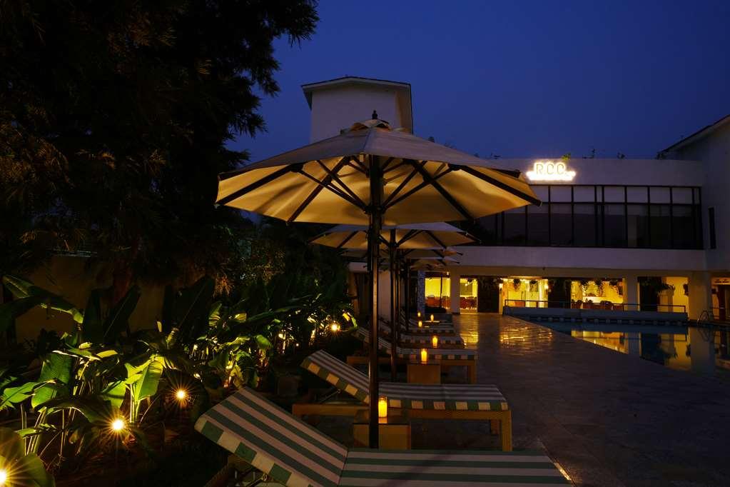 Best Western Resort Country Club Gurgaon Exterior photo