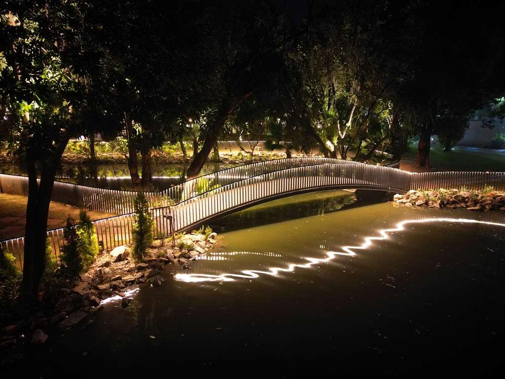 Best Western Resort Country Club Gurgaon Exterior photo
