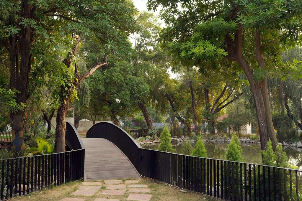 Best Western Resort Country Club Gurgaon Exterior photo